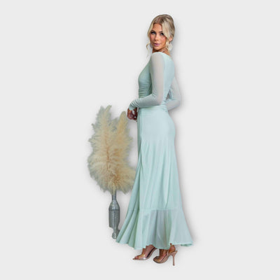 Impresivna Haljina s Elegantnom Linijom