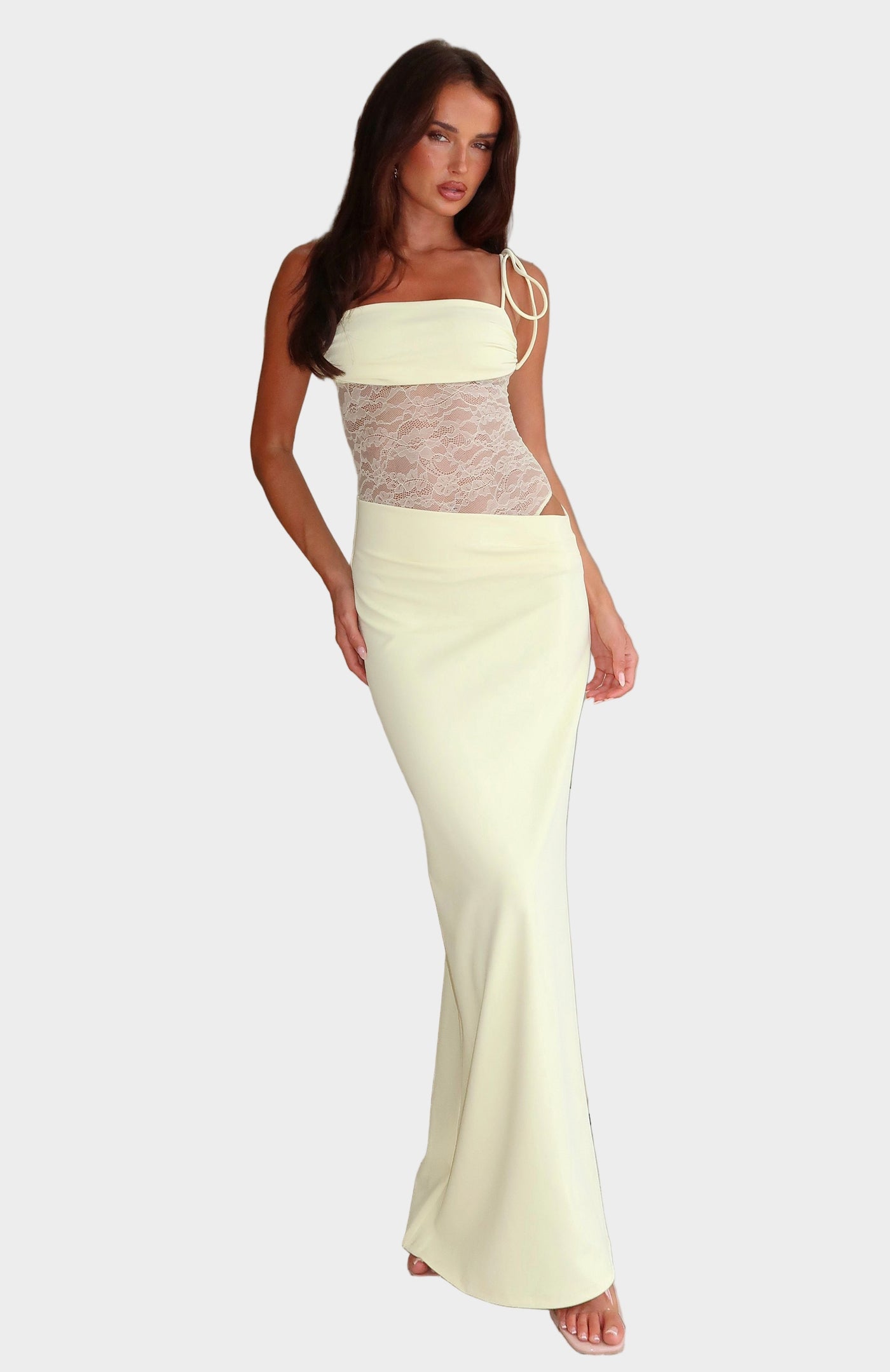 Maksimalna Haljina s Opulentnim Padajem i Elegantnim Dodirom