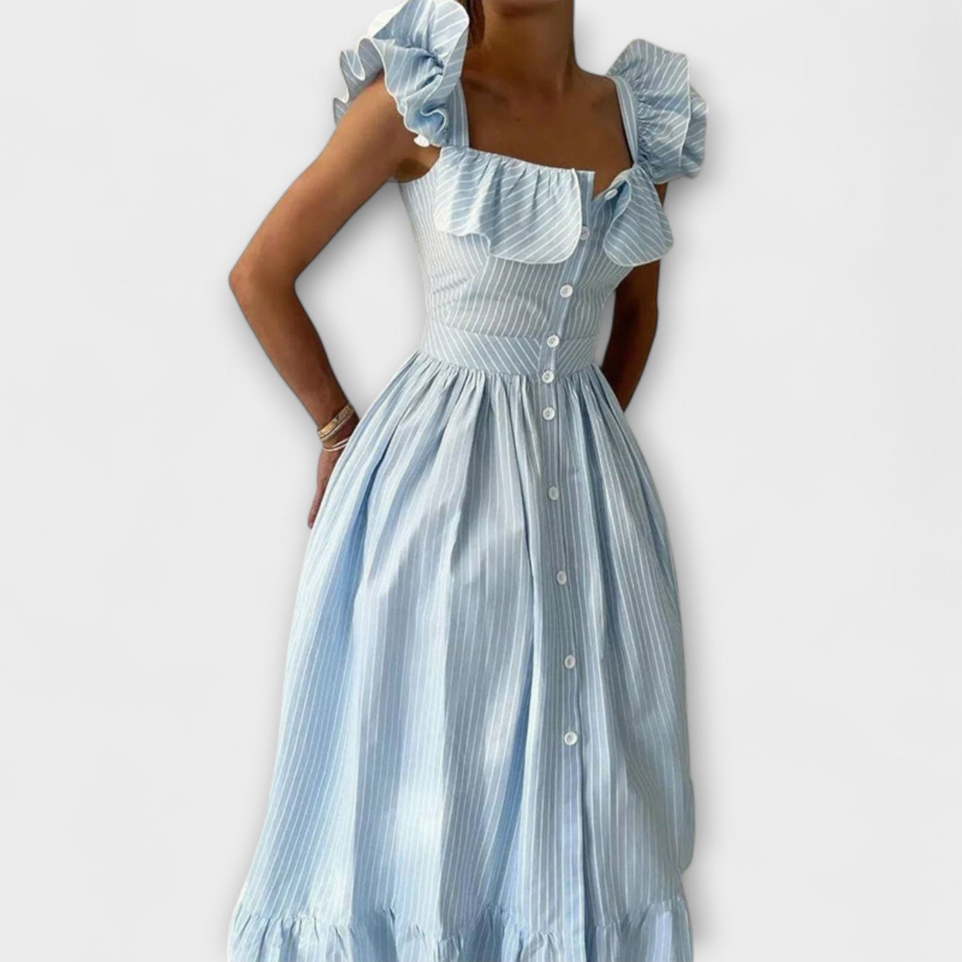 Haljina s Nabranim Detaljima